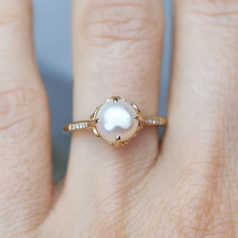 Anillo Delicado de Perlas y Cristales | Blanca Vela