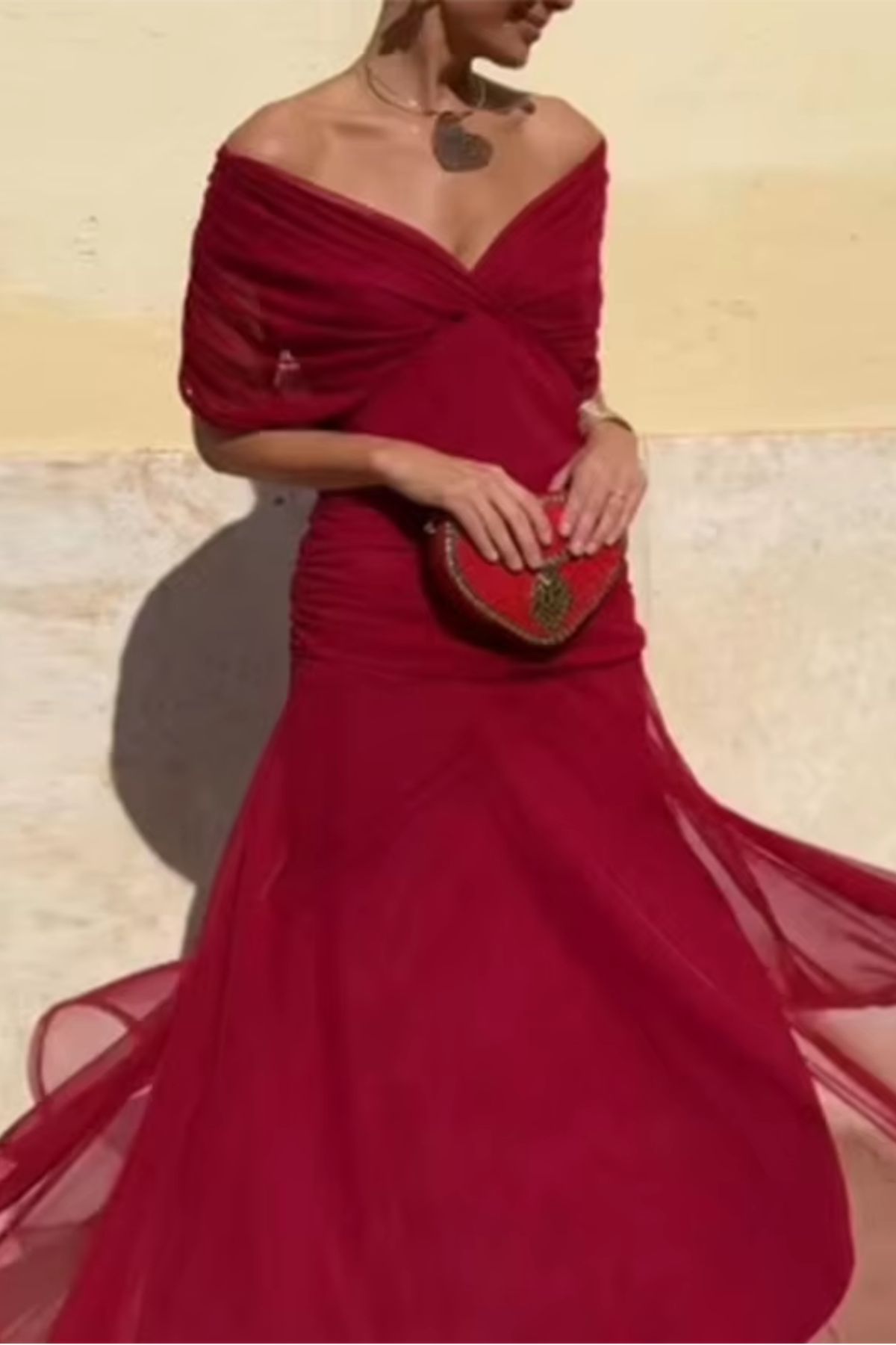 Luisa | Elegante vestido largo de fiesta con cuello en V | Blanca Vela