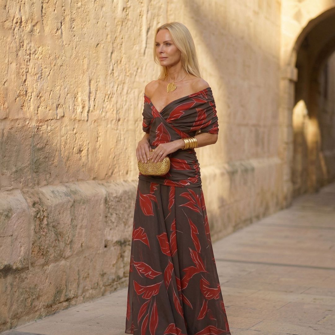 Emilia™ – Vestido rojo con motivo de hojas | Blanca Vela