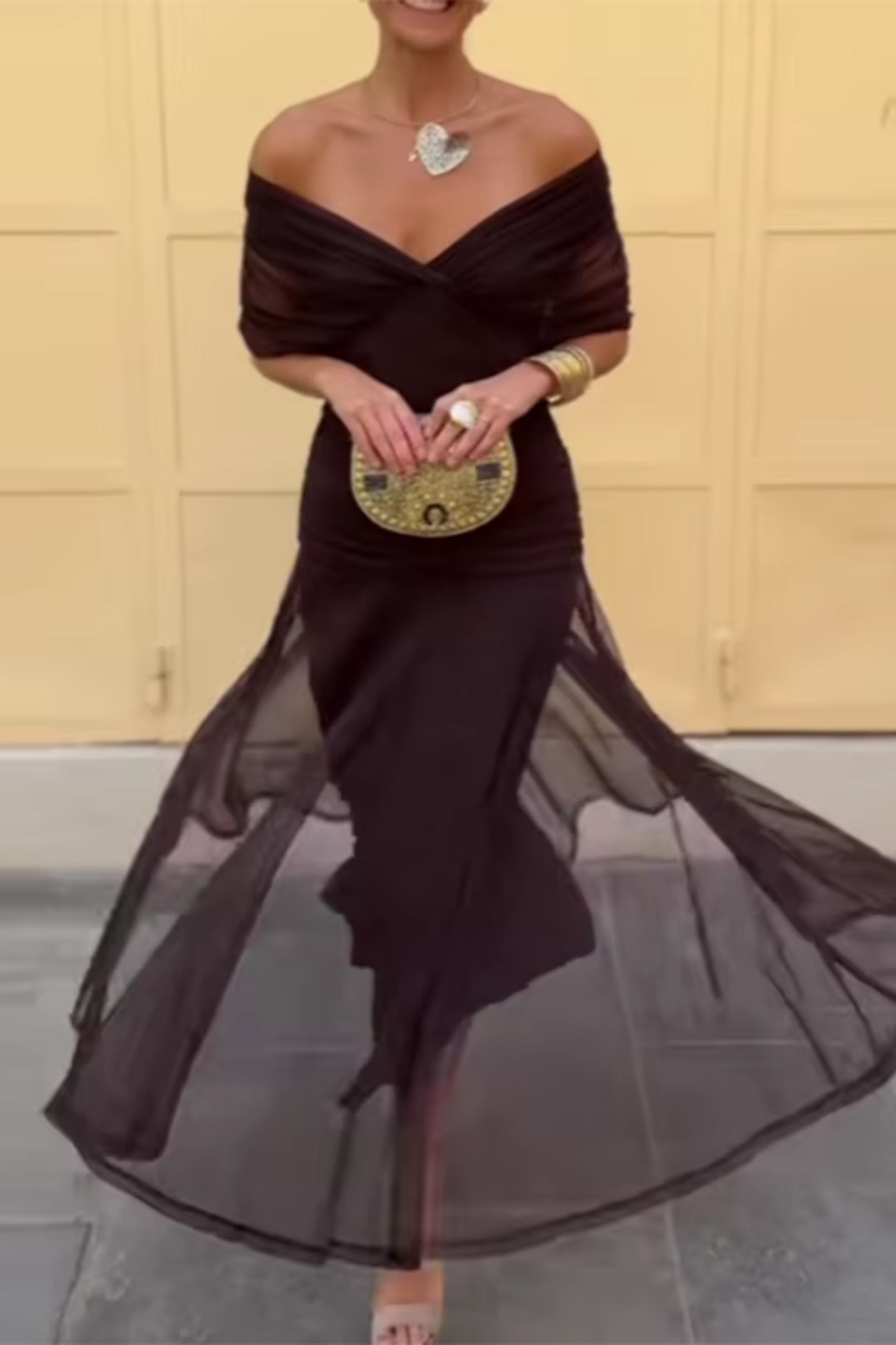 Luisa | Elegante vestido largo de fiesta con cuello en V | Blanca Vela