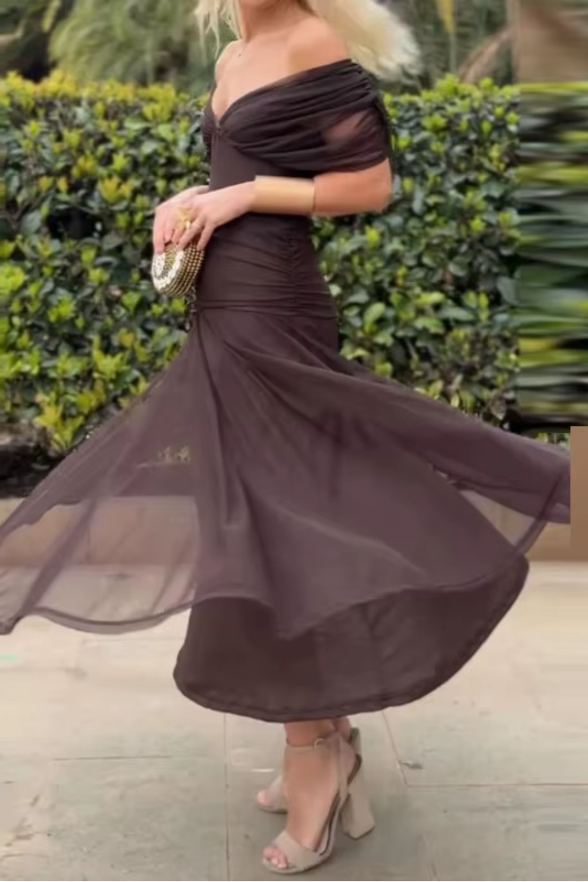 Luisa | Elegante vestido largo de fiesta con cuello en V | Blanca Vela
