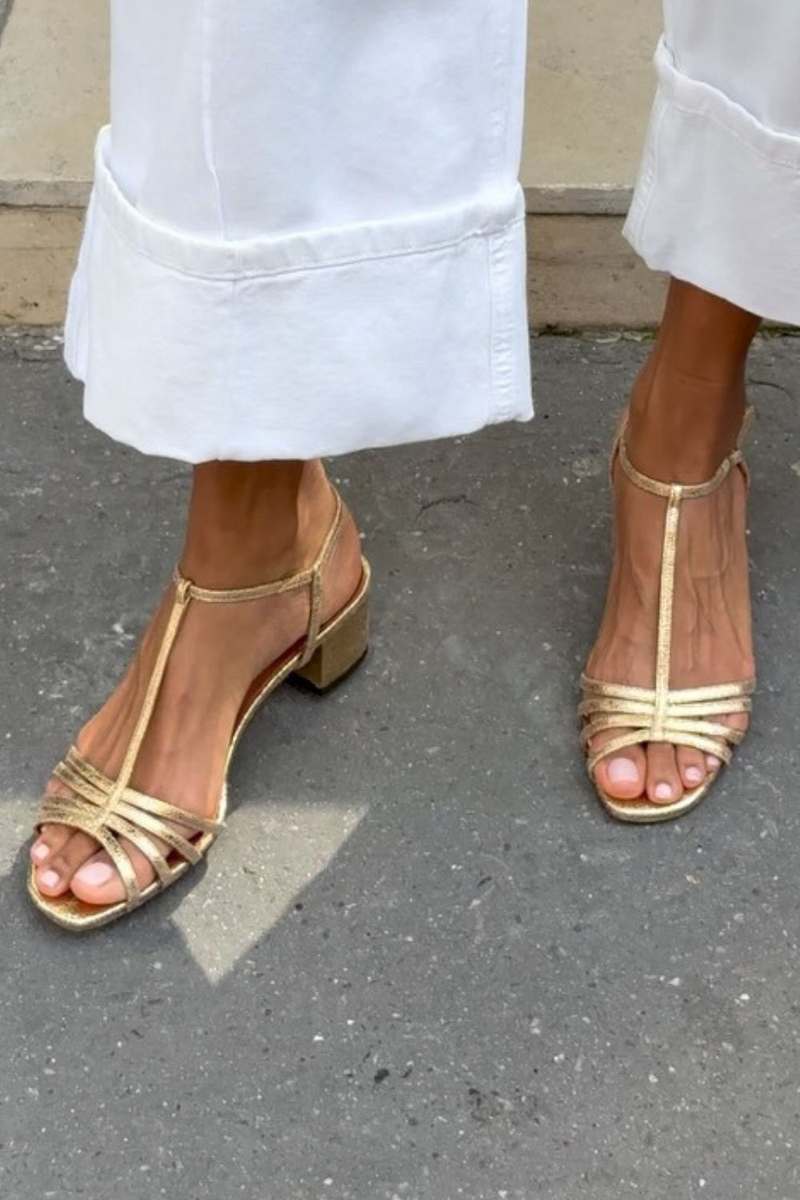 Allegra | Sandalias Doradas Elegancia | Blanca Vela