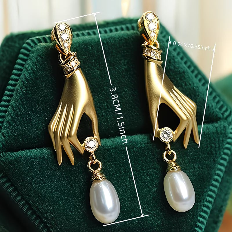 Pendientes de Perla con Mano Elegante | Blanca Vela