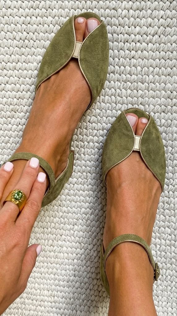Olivia | Sandalias Verde Salvia Elegantes | Blanca Vela