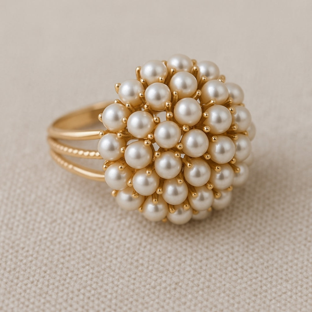 Anillo de Oro Clásico con Perla Incrustada | Blanca Vela