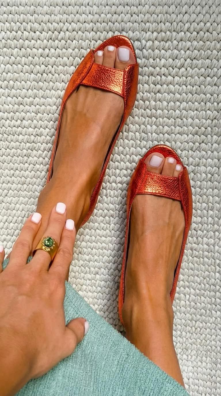 Adelina | Sandalias Doradas Comfort Chic | Blanca Vela