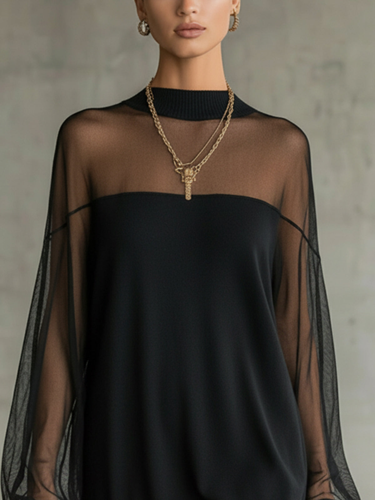 Domitille | Mini Vestido Negro, Mangas de Malla Transparente, Cuello Alto | Blanca Vela
