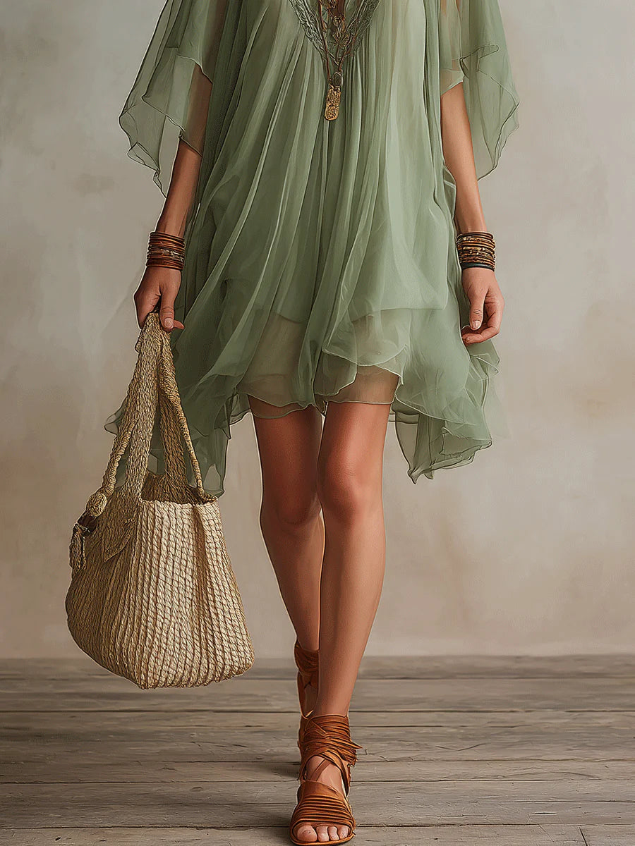 Émeraude | Mini Vestido Fluido Superpuesto, Cuello en V Verde | Blanca Vela