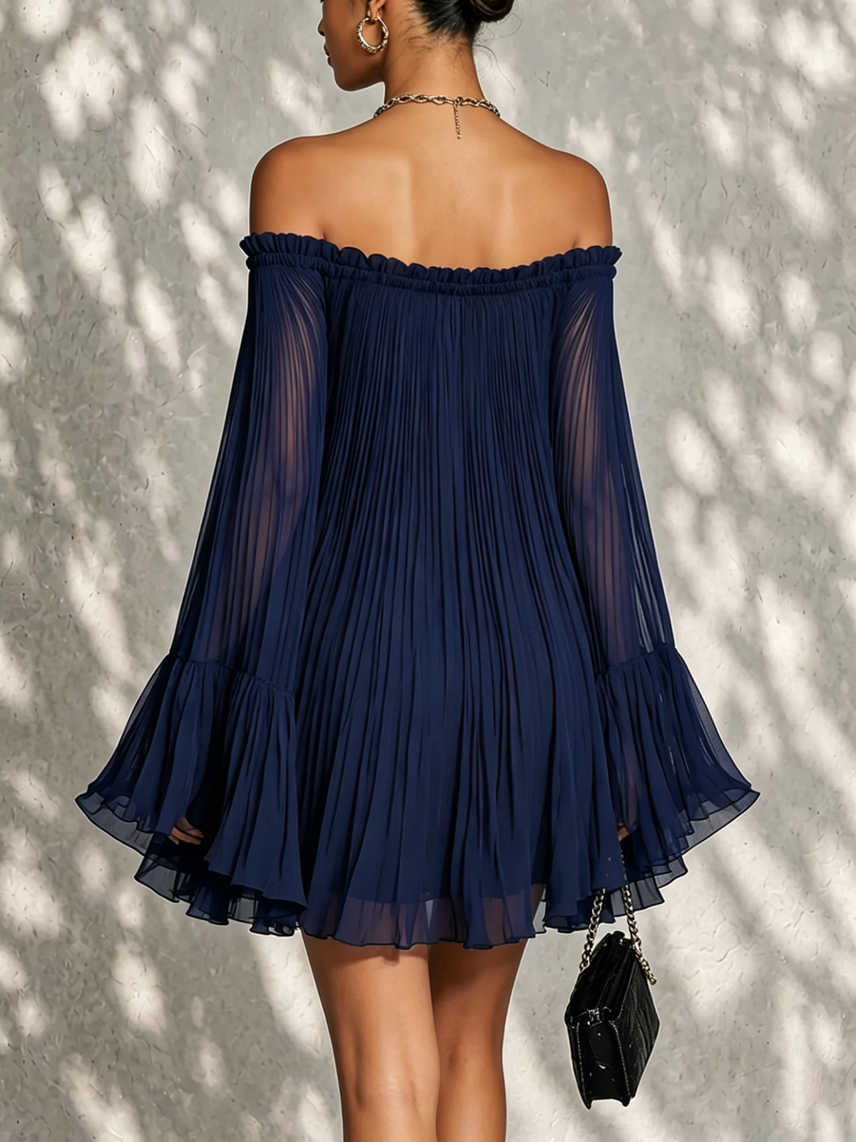 Ondine | Mini Vestido de Mangas Campana, Volantes, Hombros Descubiertos | Blanca Vela