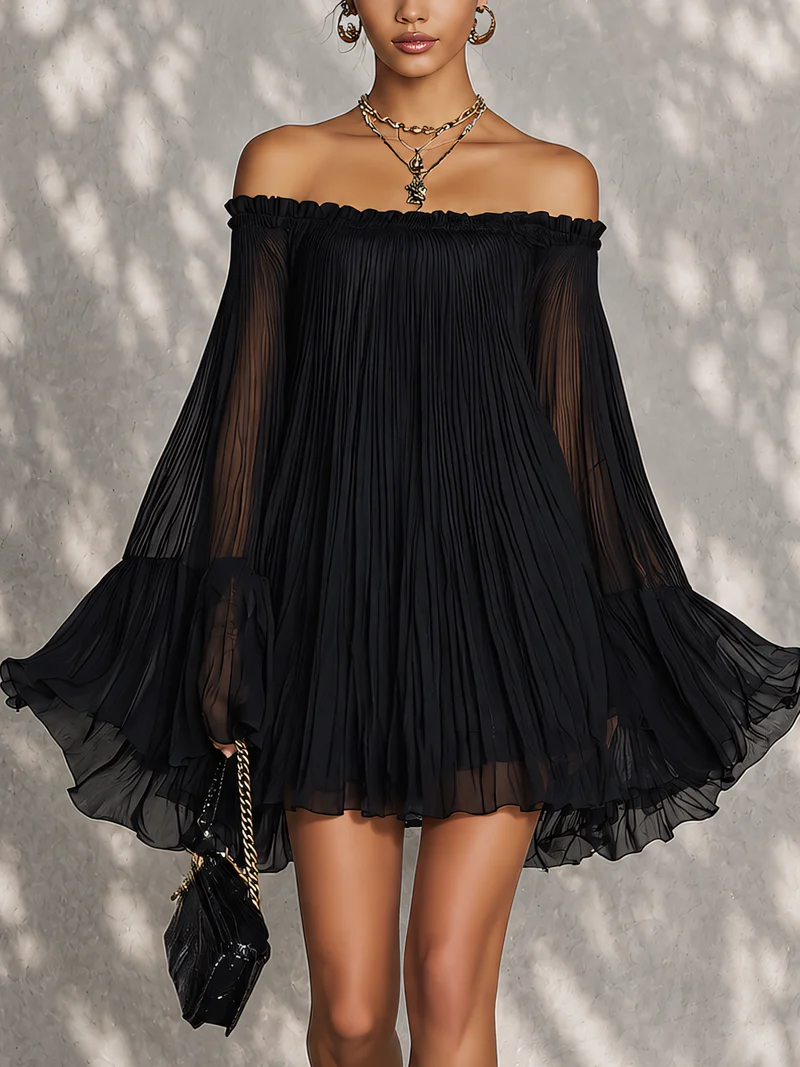 Zélie | Mini Vestido Negro, Mangas Campana y Volantes | Blanca Vela
