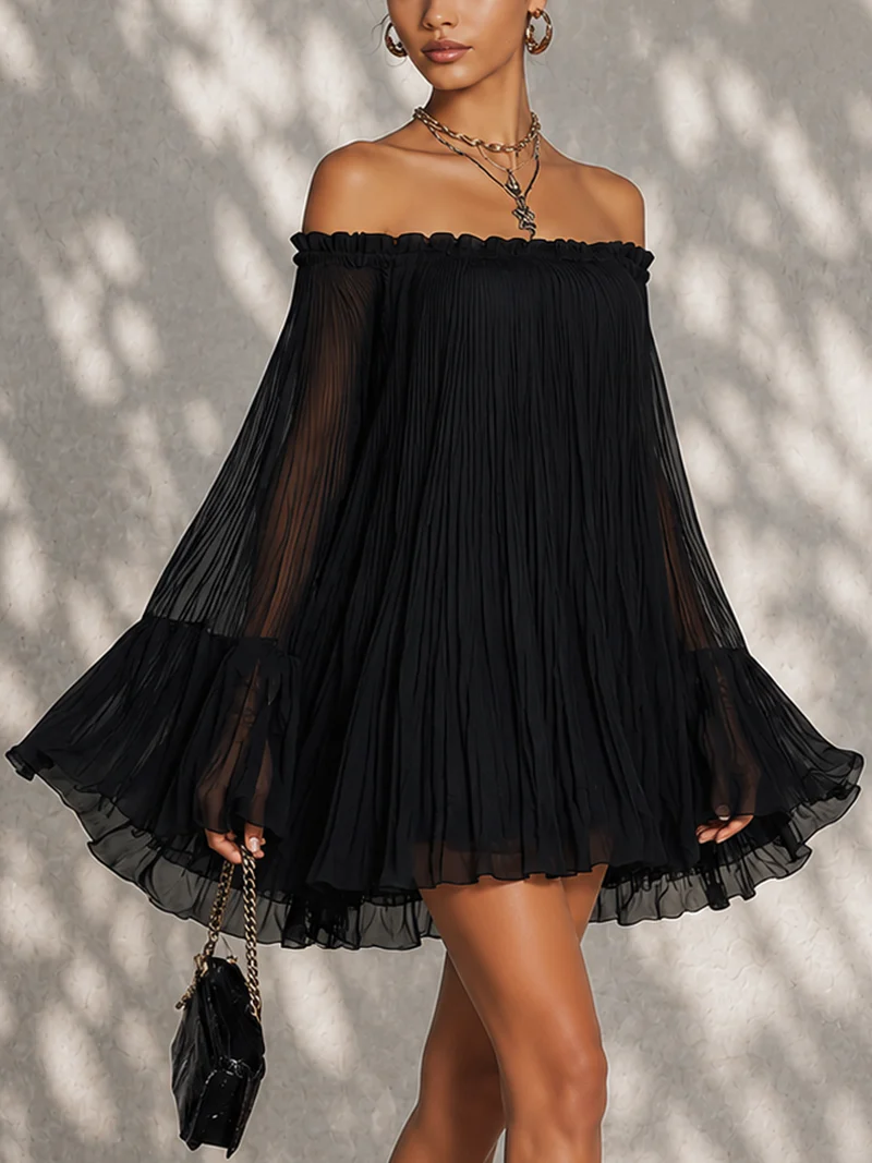 Zélie | Mini Vestido Negro, Mangas Campana y Volantes | Blanca Vela