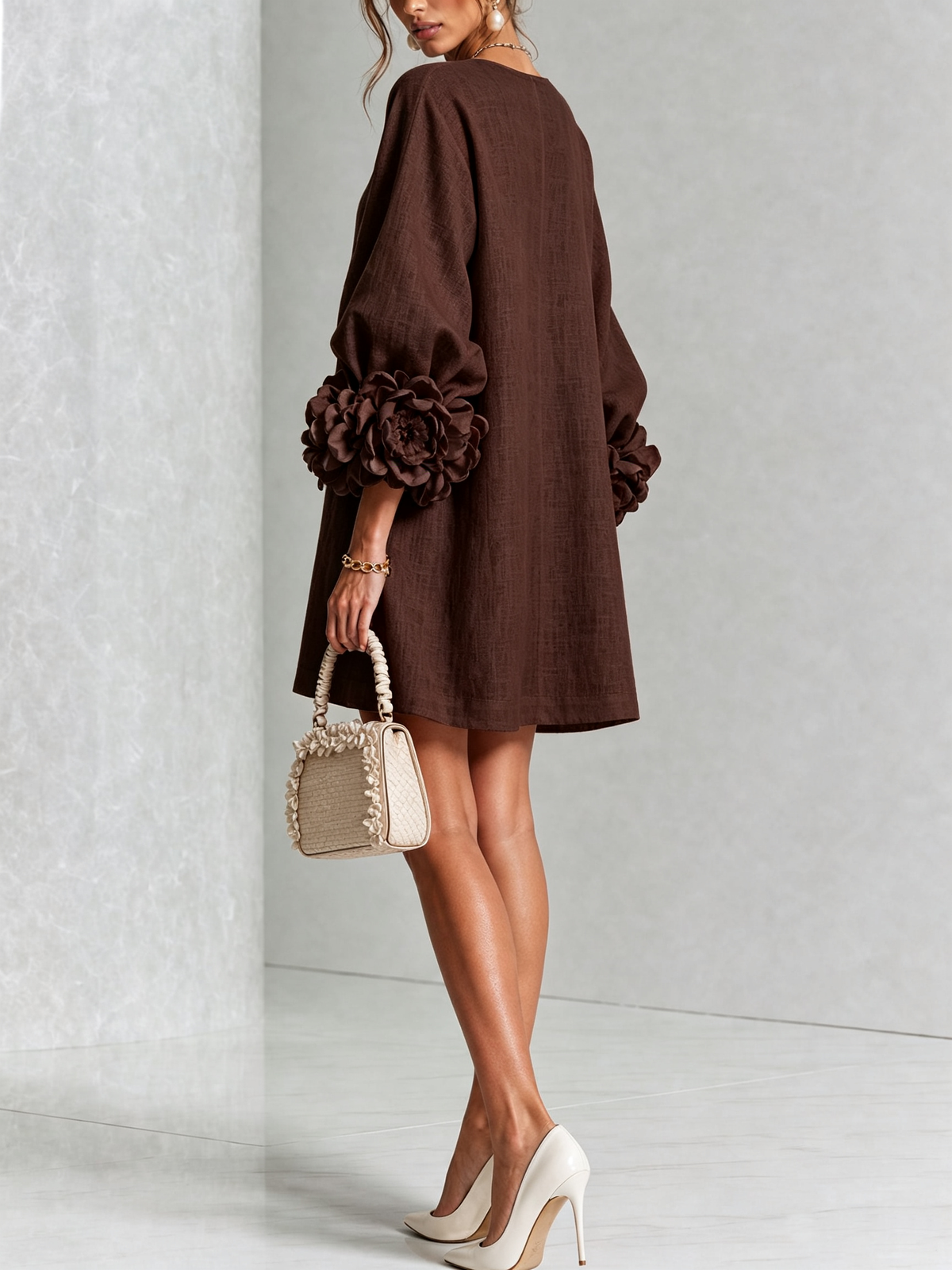 Bruna | Abito Mini in Misto Lino con Polsini a Rosa, Marrone Cioccolato | Blanca Vela