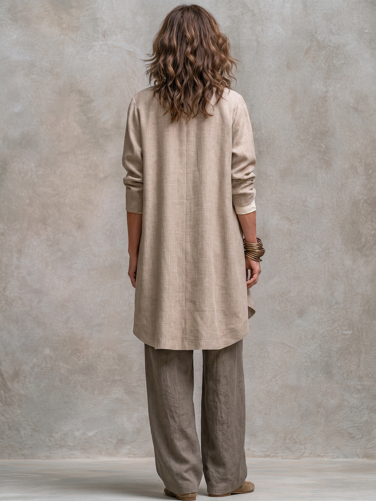 Conjunto Elegante de Tres Piezas Beige Gris con Pantalones de Pierna Ancha | Blanca Vela