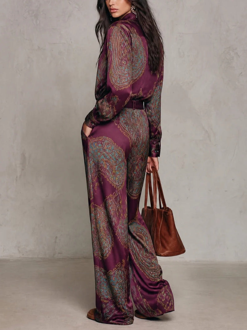 Gloria | Camisa de Seda de Manga Larga con Estampado Paisley Burdeos y Pantalones de Pierna Ancha | Blanca Vela