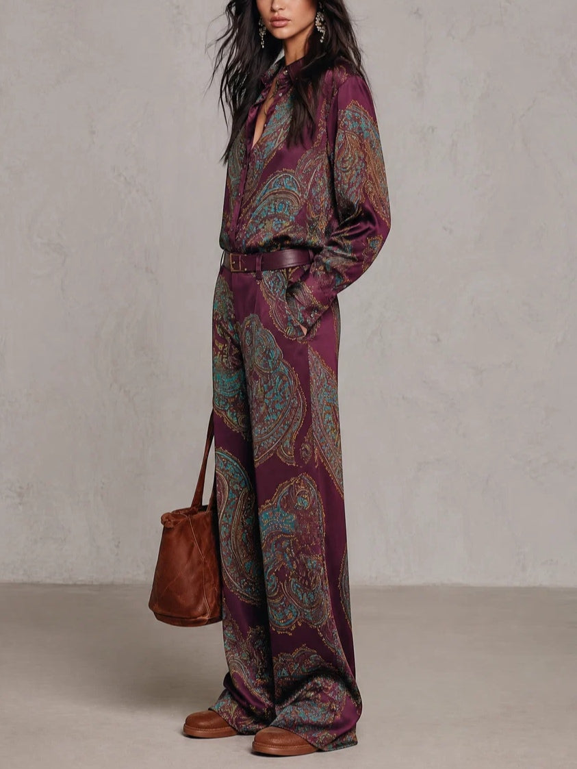 Gloria | Camisa de Seda de Manga Larga con Estampado Paisley Burdeos y Pantalones de Pierna Ancha | Blanca Vela
