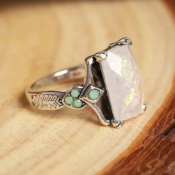 Anillo de Plata con Ópalo Blanco Vintage | Blanca Vela