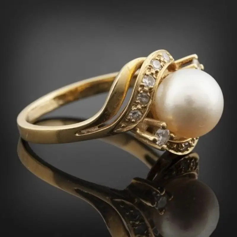 Anillo Elegante con Perla y Oro Brillante | Blanca Vela