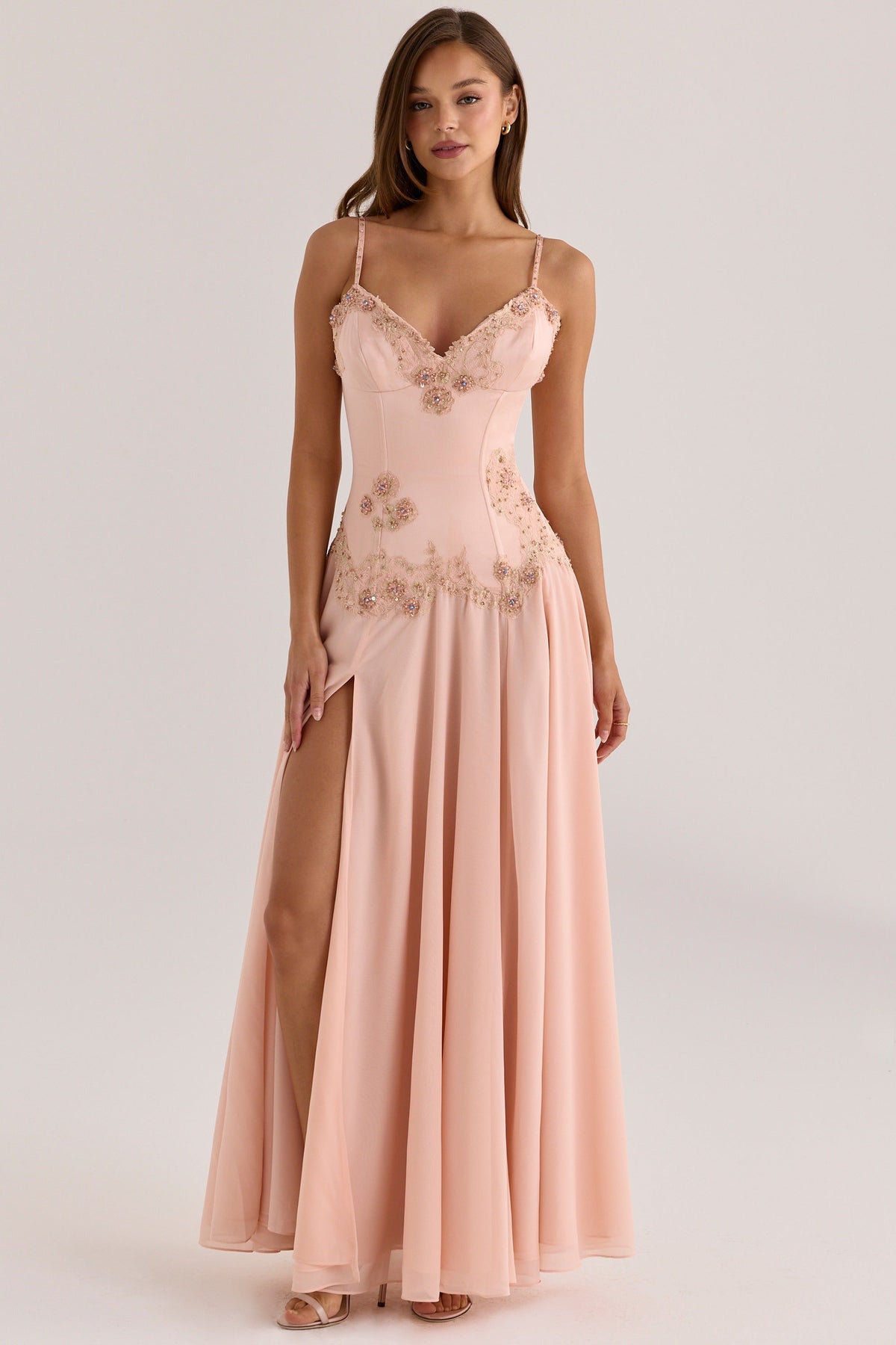 Larissa- Vestido maxi con pedrería cosida a mano | Blanca Vela