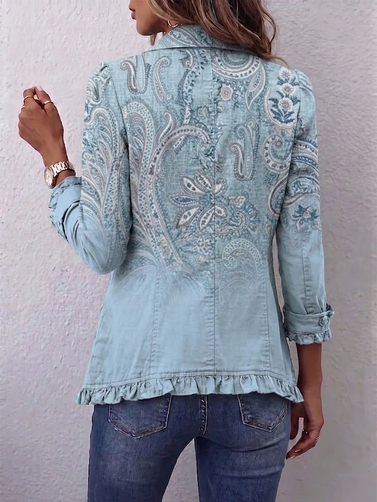 Emilia | Chaqueta Paisley Vintage Azul Cielo con Volantes | Blanca Vela