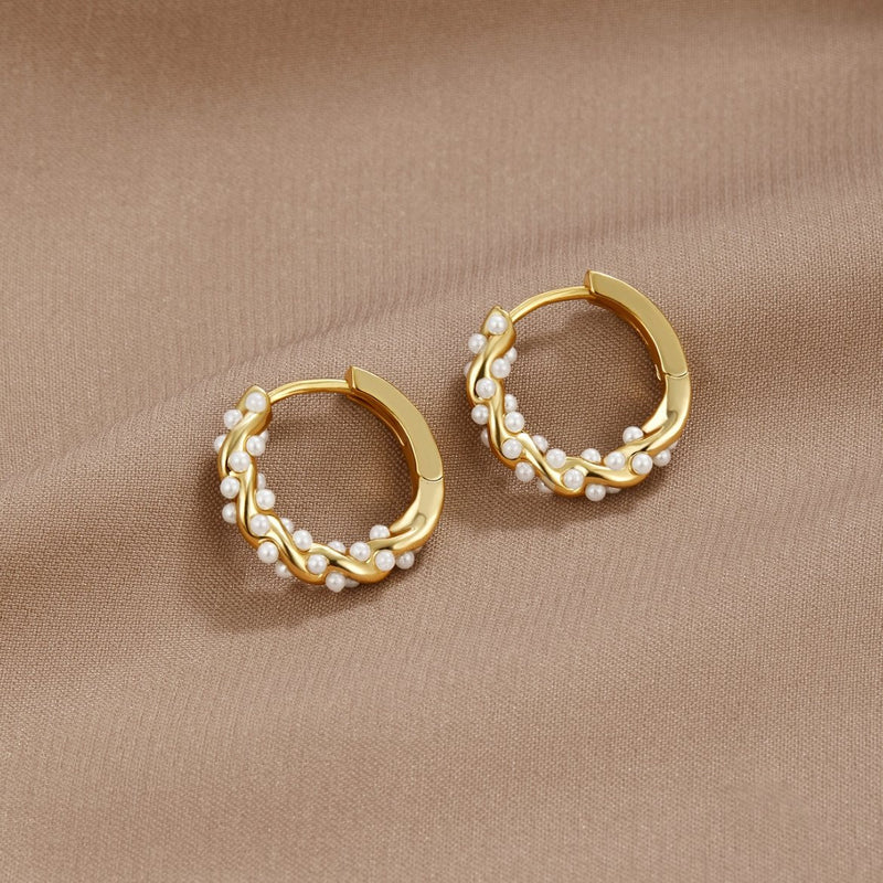 Pendientes de aro con perlas rizadas | Blanca Vela
