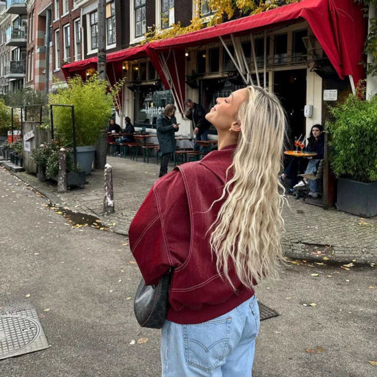 Renée | Bomber Oversize con Costuras de Contraste | Blanca Vela