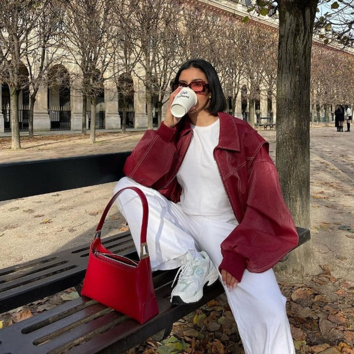 Renée | Bomber Oversize con Costuras de Contraste | Blanca Vela